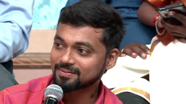 ஒரே பள்ளியில் 