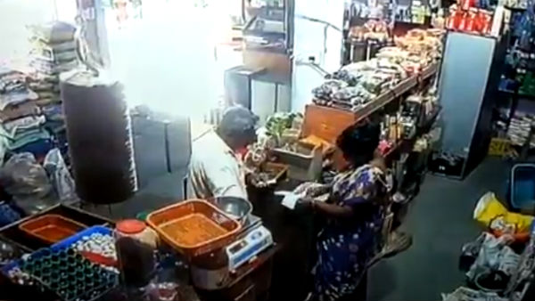 vadivelu style theft found in madurai