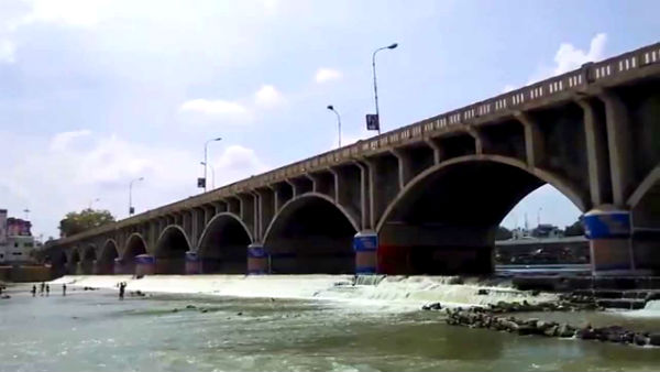 வைகையில் பாலம்