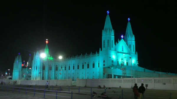 Many people from overseas and abroad are gathering in Velankanni to participate in the Christmas Many people from overseas and abroad are gathering in Velankanni to participate in the Christmas