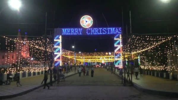 Many people from overseas and abroad are gathering in Velankanni to participate in the Christmas Many people from overseas and abroad are gathering in Velankanni to participate in the Christmas