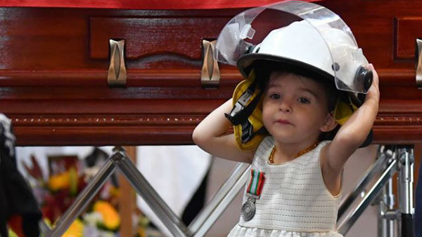 தீயணைப்பு வீரர்கள் 