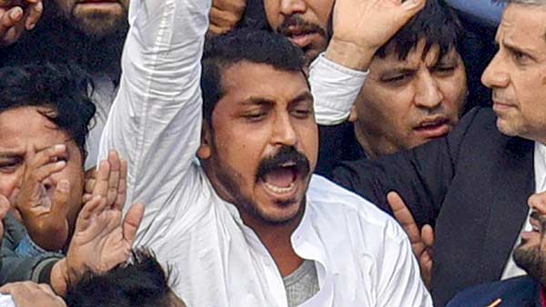 ஆதரவு தெரிவித்தார் 