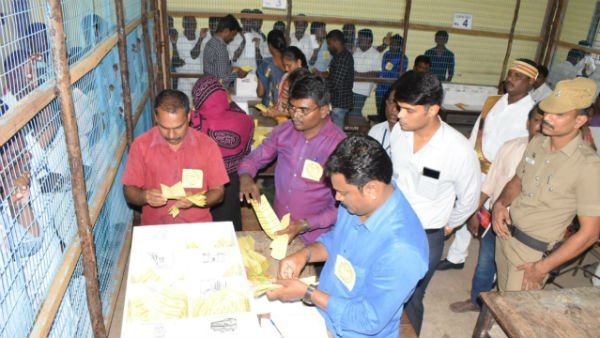 தேர்தல் ஆணையர் தேர்தல் ஆணையர்