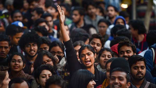 எங்கே இருக்கிறார் 