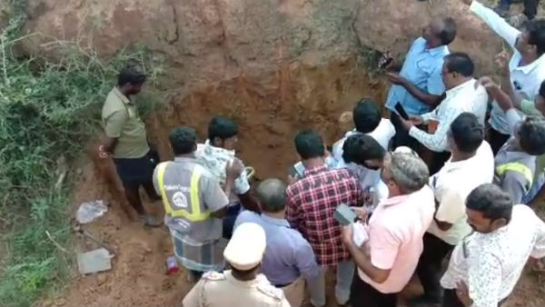 அடையாளம் காட்டினார் 
