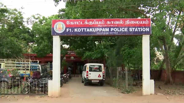 Liquors are being smuggled from Puducherry to Tamil Nadu 
