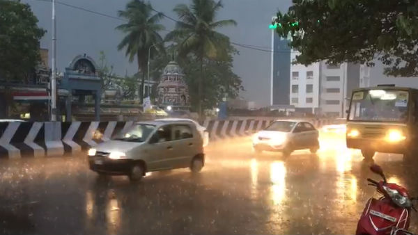 தொடரும் மழை 