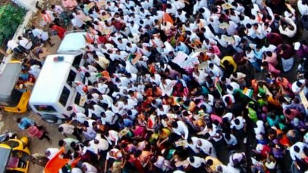 மக்களுக்கு மெசேஜ் 