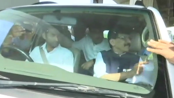 விமான நிலையம் 