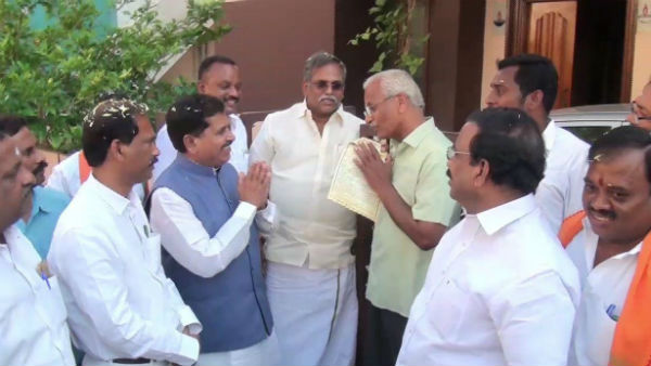 Union Minister of State Railways, Suresh Angadi campaign Union Minister of State Railways, Suresh Angadi campaign