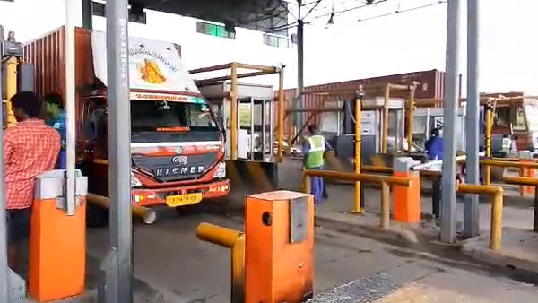 பாஸ்டேக் பஞ்சாயத்து வேற 