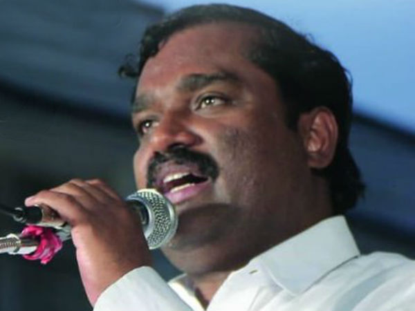 விட்டுக்கொடுக்கிறார் 