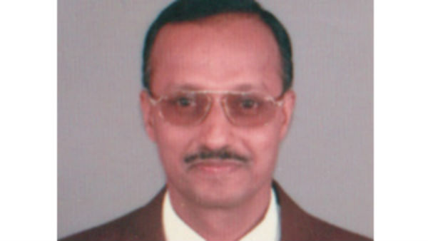 பதவி இழந்தார் 