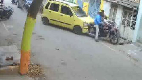 2 பைக்குகள் 2 பைக்குகள்