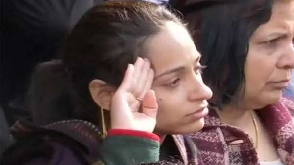 வீர வணக்கம்