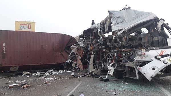 10 லட்சம் இழப்பீடு