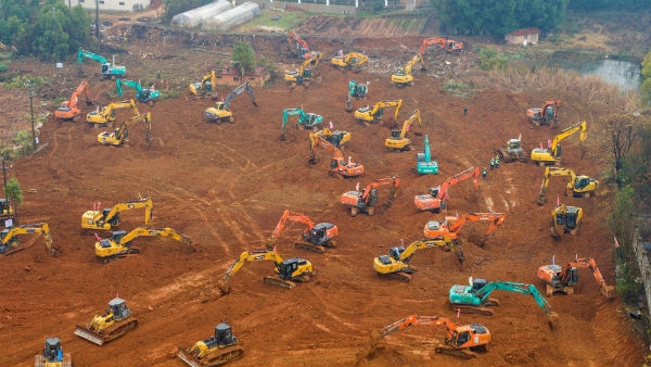 1400 அதிகாரிகள் 