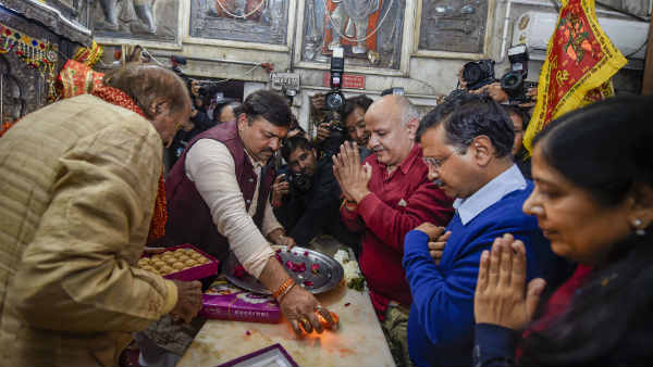 பிரச்சாரம் செய்தார் 