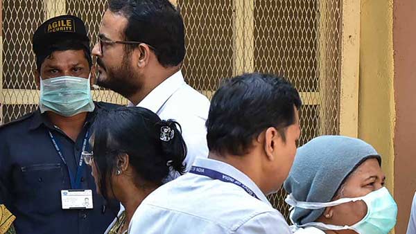 வைரஸ் எப்படி 