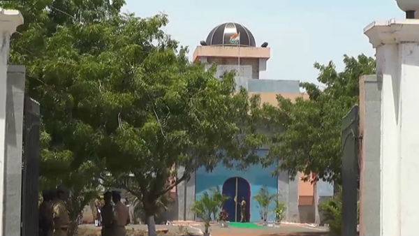 யார் பெரியவன் 