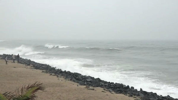 Raining in Puducherry and surrounding areas 