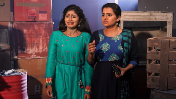 இழுத்துகிட்டு ஓடறான் இழுத்துகிட்டு ஓடறான்