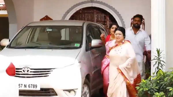 ரோஜா காமாட்சி ரோஜா காமாட்சி