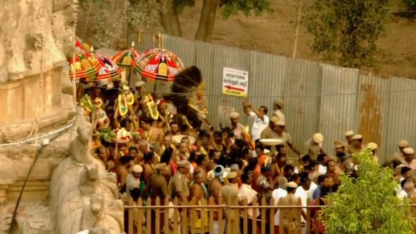 பக்தர்கள் பரவசம்