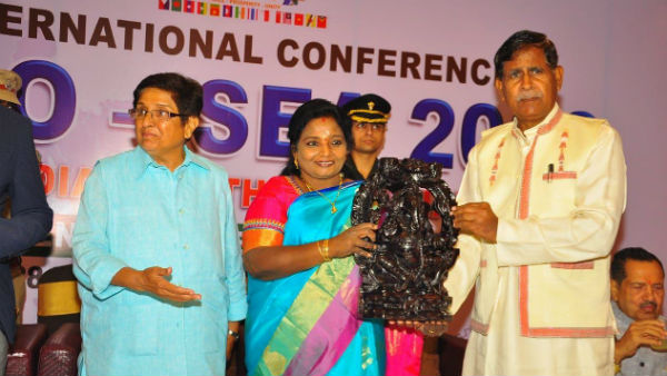 Telangana Governor Tamilisai participated in the international seminar in Puducherry Telangana Governor Tamilisai participated in the international seminar in Puducherry