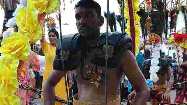 காவடியாக மாறிய நாகங்கள்