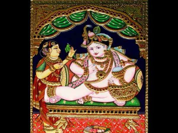 Thanjavur Thalaiaati bommai,Thattu and Veenai 