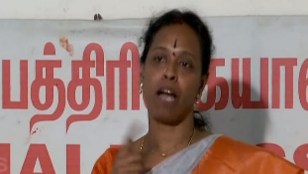 யோகா டீச்சர் 
