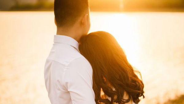 புரிஞ்சு வாழணும்