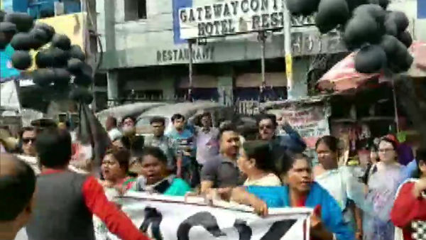 மாநில அமைச்சர் தலைமையில் போராட்டம் 