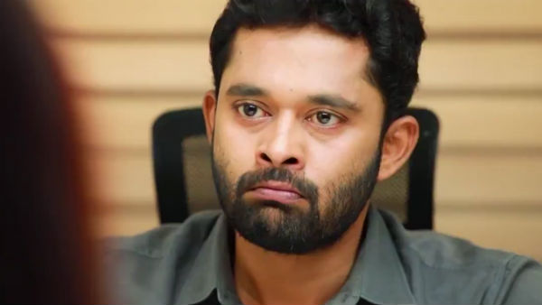 கதையில் ஓட்டை கதையில் ஓட்டை