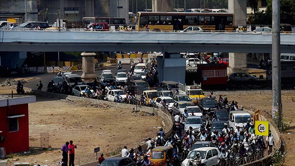 டிராபிக்கைத் தாண்டி