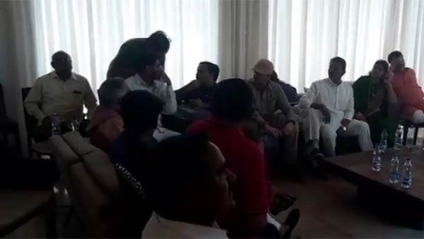 மெஜாரிட்டி எப்படி 