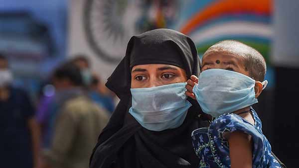 வீட்டுக்குள்ளேயே இருங்கள் 