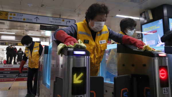 மூச்சுக்காற்று மூலம் 