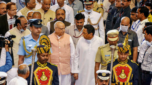 3 முறை பெரும்பான்மை நிரூபிப்பு 