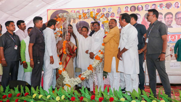 மோடியுடன் சிந்தியா சந்திப்பு மோடியுடன் சிந்தியா சந்திப்பு