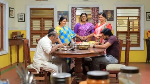 தூண் மறைவில் 