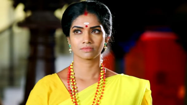  நிலா சீரியல் நீலாம்பரி 