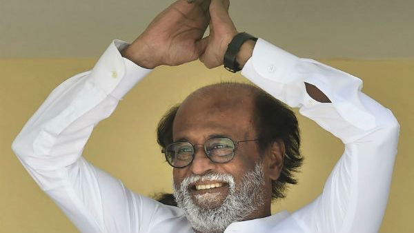 நட்சத்திர விடுதியில் பிரஸ் மீட் 