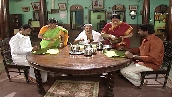  தங்கம் பேரில் ஜொலிக்கும் 