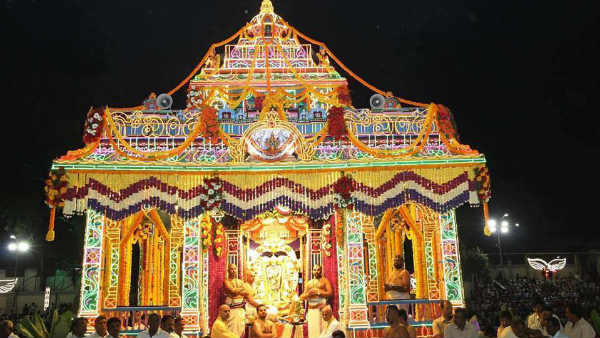 வலம் வந்த ராமர் வலம் வந்த ராமர்