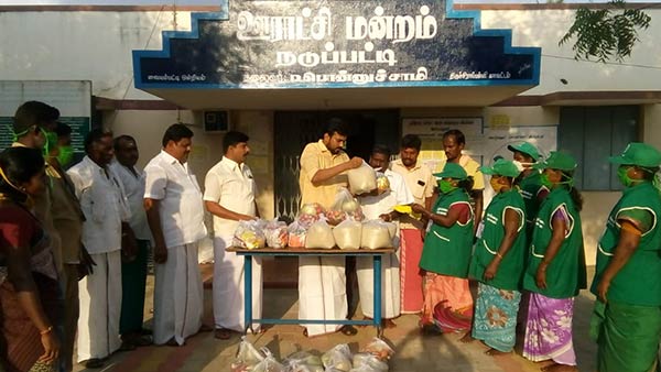 ammk executives provide to rice and vegtables to poors 