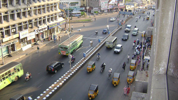 breaking: Chennai Anna Salai Road is BLOCKED breaking: Chennai Anna Salai Road is BLOCKED