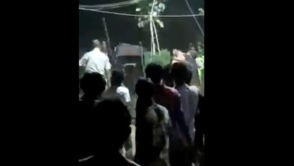 போலீஸ் வண்டியும் தப்பவில்லை 